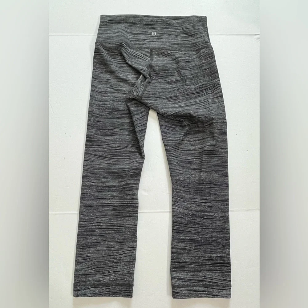 Lululemon Wunder Under Cropped Leggings Size 6 Black With White Dots